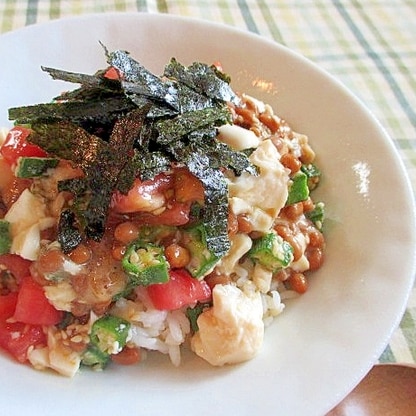 納豆おくら豆腐トマトのねばねば丼♪